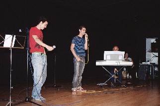 duets009 * 640 x 480 * (43KB)